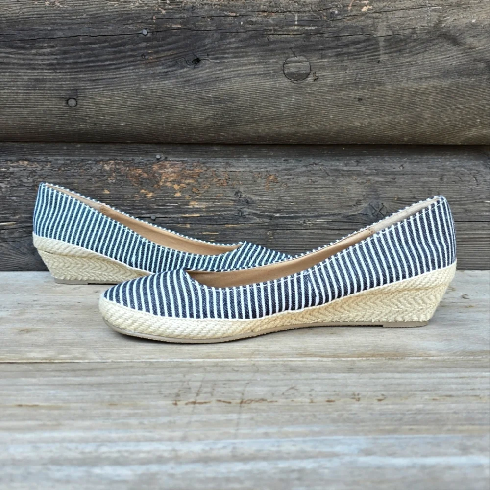 American Eagle by Payless Coastal Nautical Striped Espadrille Comfort Wedge 9.5M